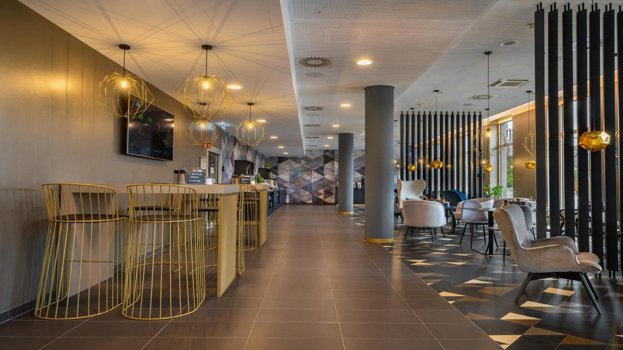 Holiday Inn - The Niu, Ridge Halle Central Station By Ihg Esterno foto