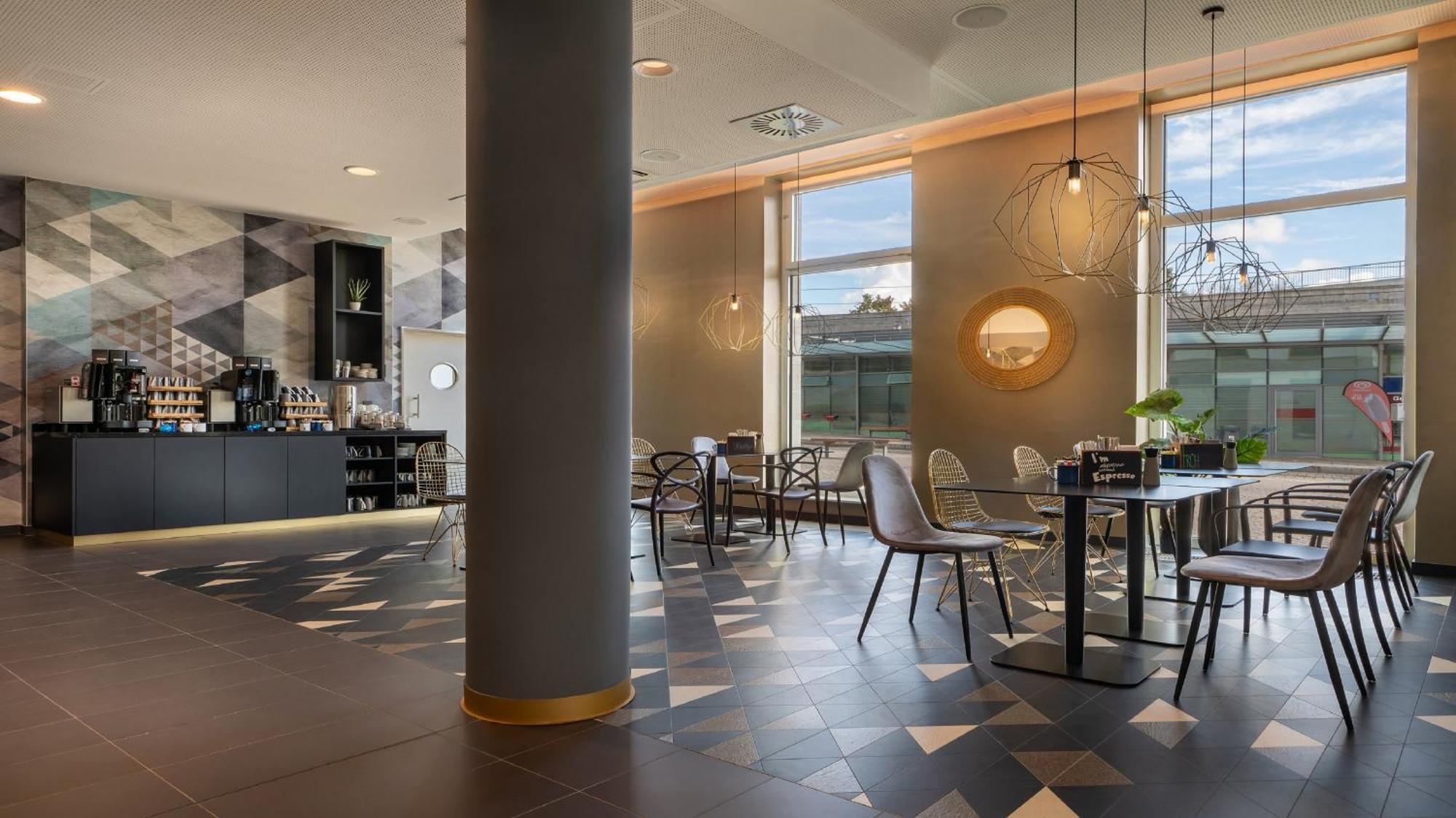 Holiday Inn - The Niu, Ridge Halle Central Station By Ihg Esterno foto
