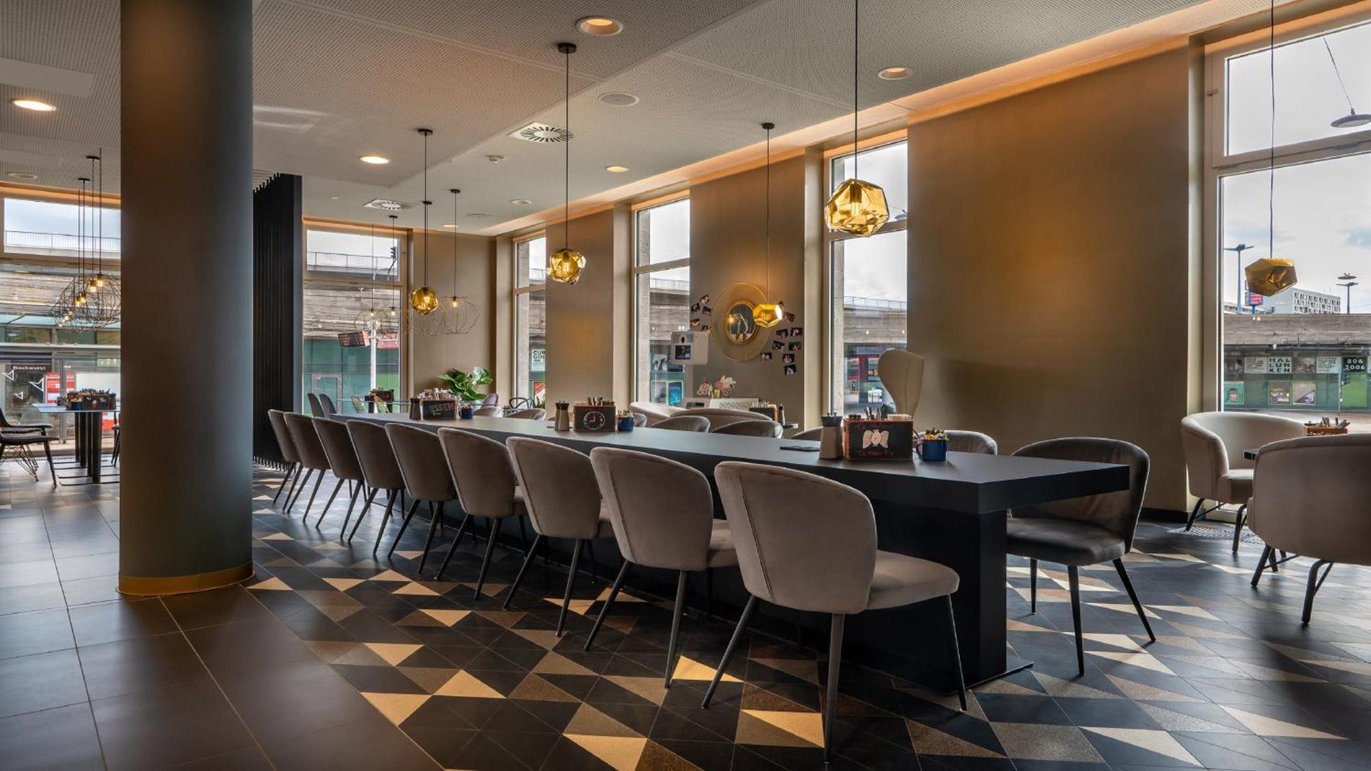 Holiday Inn - The Niu, Ridge Halle Central Station By Ihg Esterno foto